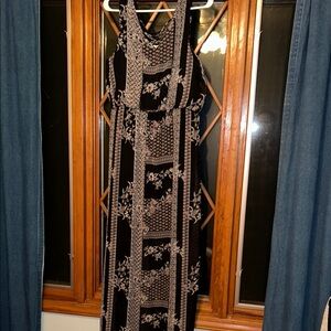 Elegant Black and Cream Maxi Dress